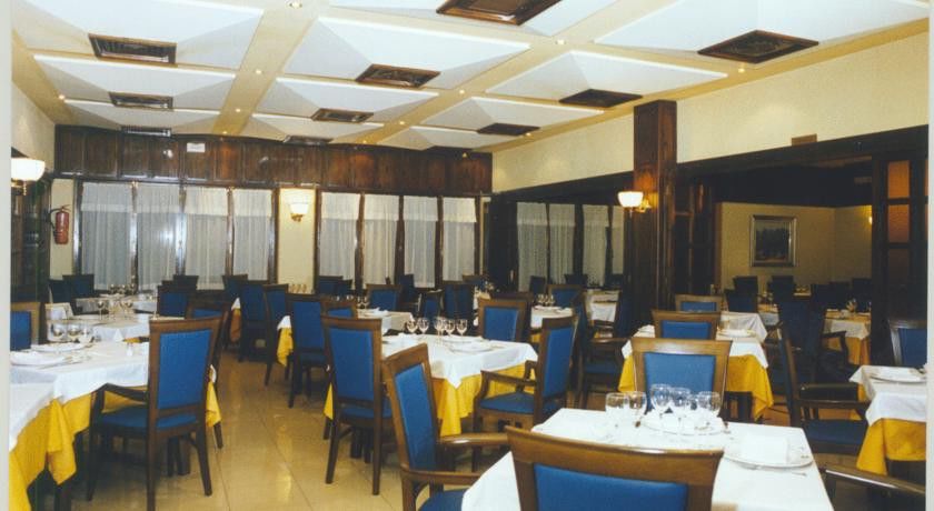 Hotel Restaurante Emilio Hellín Esterno foto